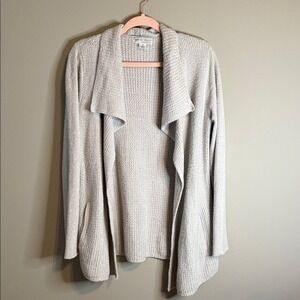 Barefoot Dreams Cozychic Lite Women's Cardigan Light Gray Cabincore Medium‎